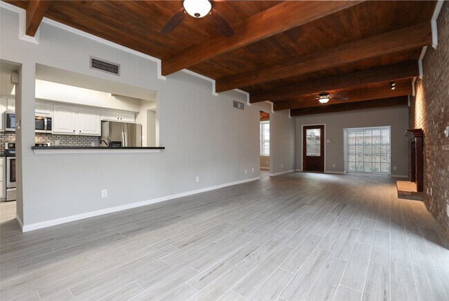 Building Photo - 5370 Brownway St