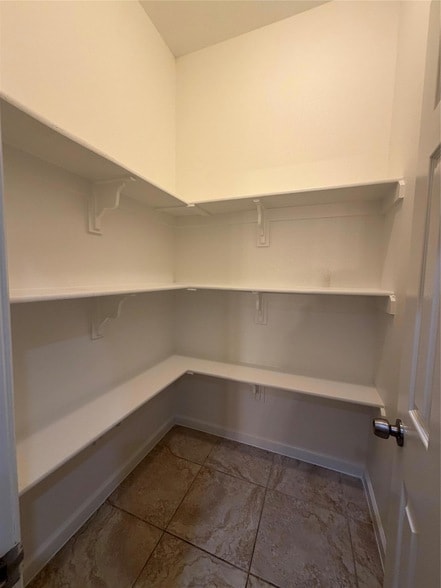 Building Photo - 398 Mesa Dr