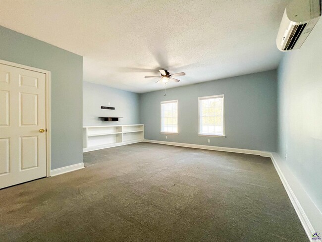 Building Photo - 1205 Morningside Dr