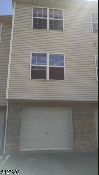 Building Photo - 37 Parkside Ct