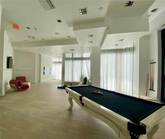 Building Photo - 350 S Miami Ave
