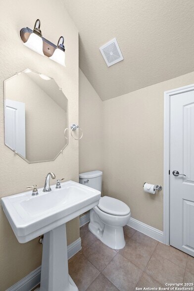 Building Photo - 723 Viento Point