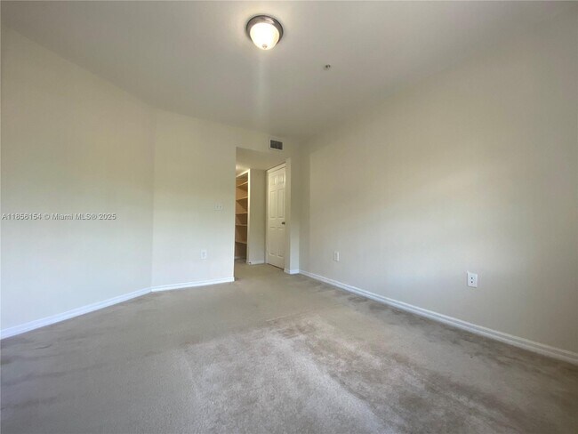 Building Photo - 2544 Centergate Dr