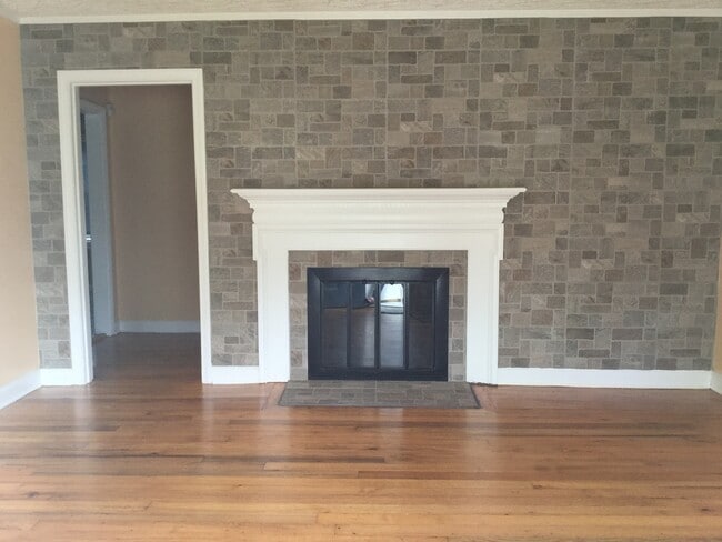 Building Photo - Cozy New Bern Home!