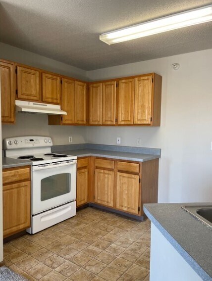 Building Photo - 2902 Iowa St