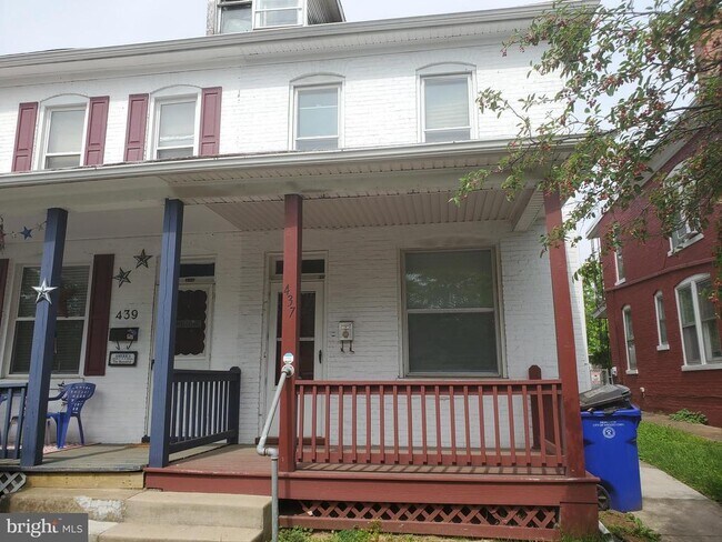 Building Photo - 437 S Burhans Blvd