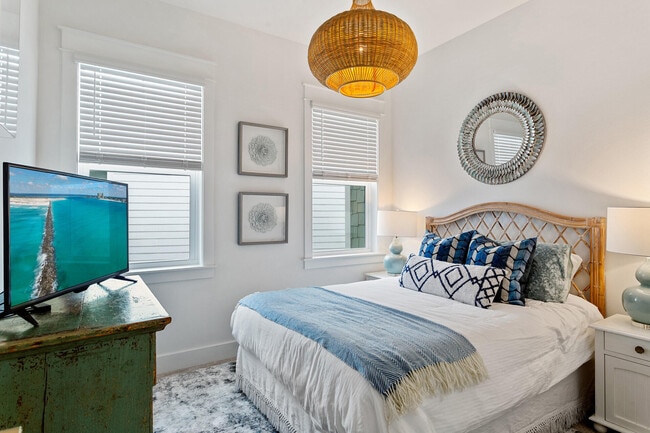 Building Photo - 125 Pine Lands Lp