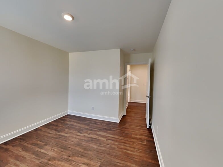 Building Photo - 5211 Virtue Ave