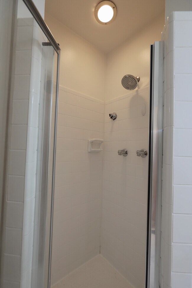 Building Photo - 2509 Paddock Ct