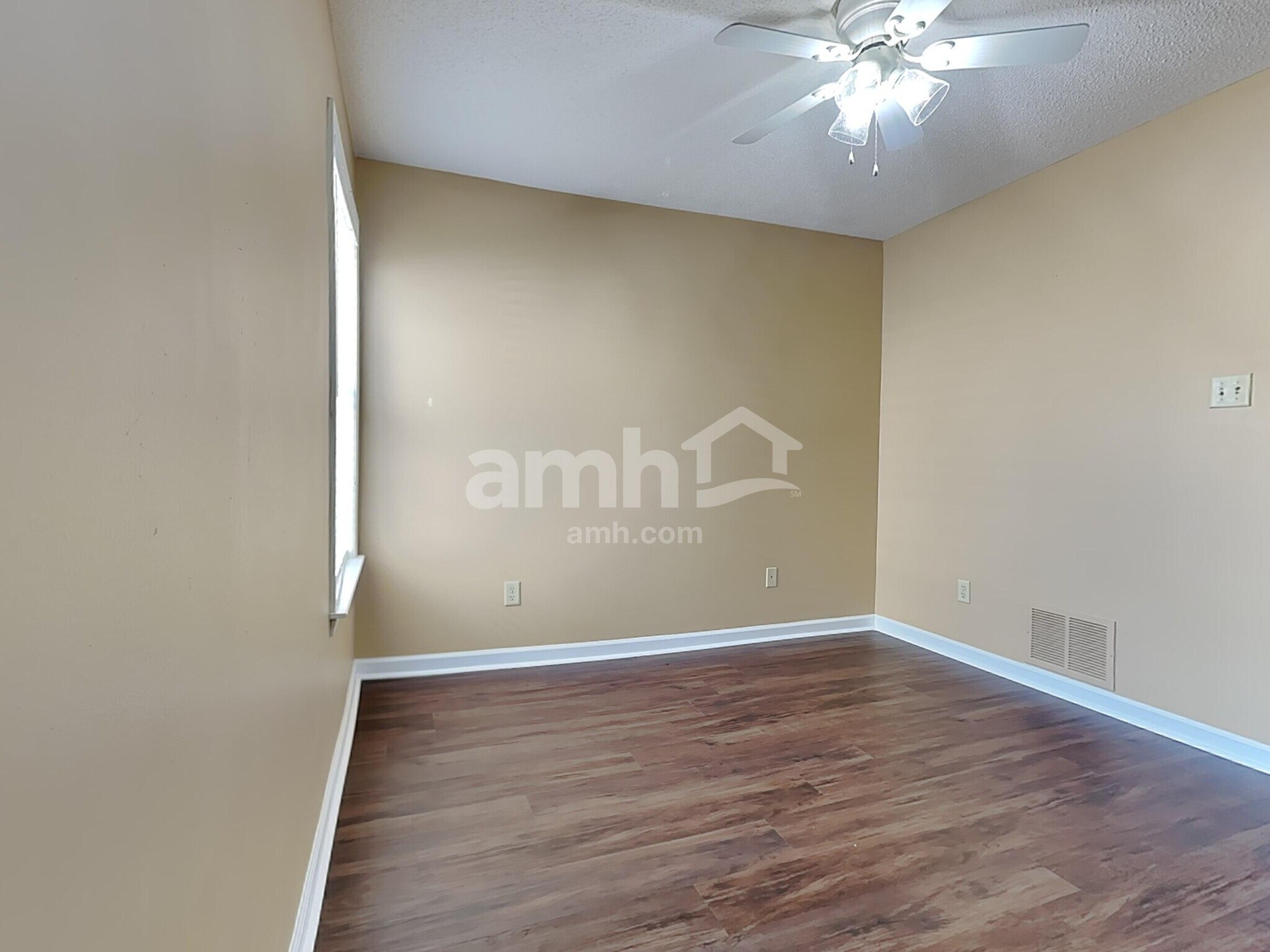 Building Photo - 8739 Overcup Oaks Dr