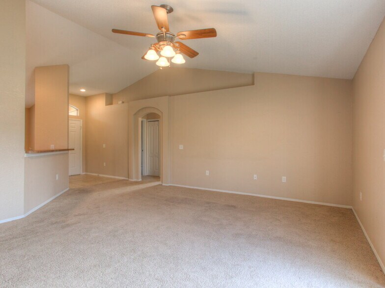 Building Photo - 1130 W Mizell St
