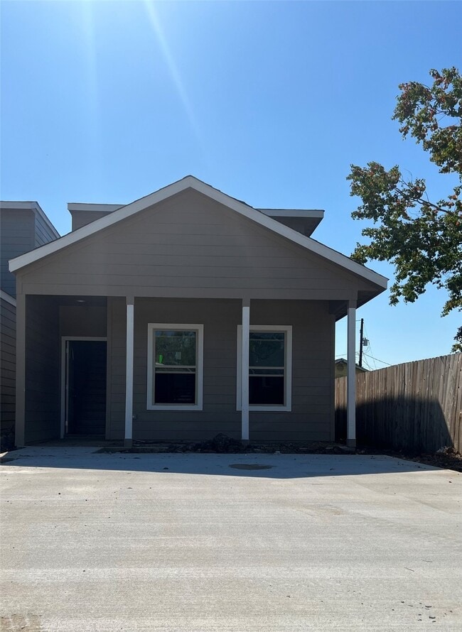 Building Photo - 9718 Pelsey St