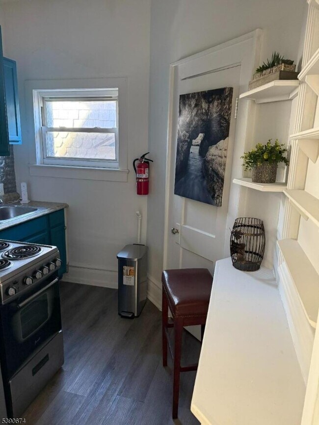 Building Photo - 210 W State St