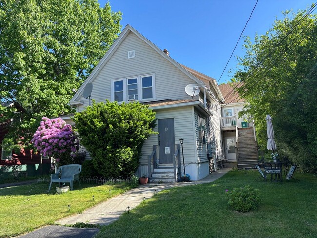 Building Photo - 19 Summerhill Ave