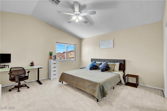 Building Photo - 9309 Mountain Rise Ave