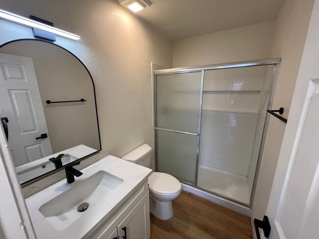 Building Photo - 1534 Hialeah Dr