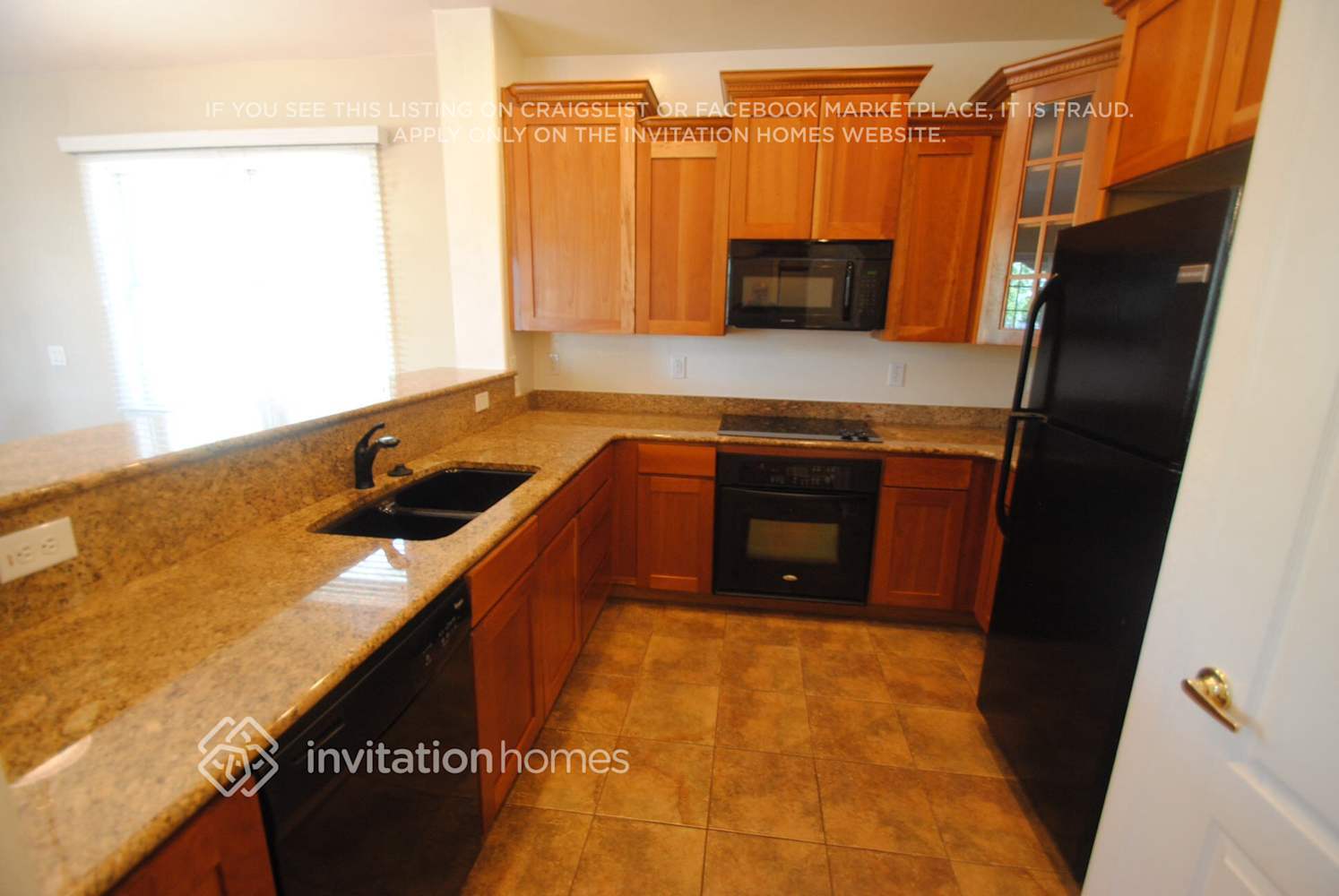 Building Photo - 2119 E Huntington Dr