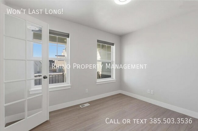 Building Photo - 4452 N Summer View Dr