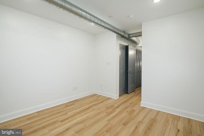 Building Photo - 1633 Swain St