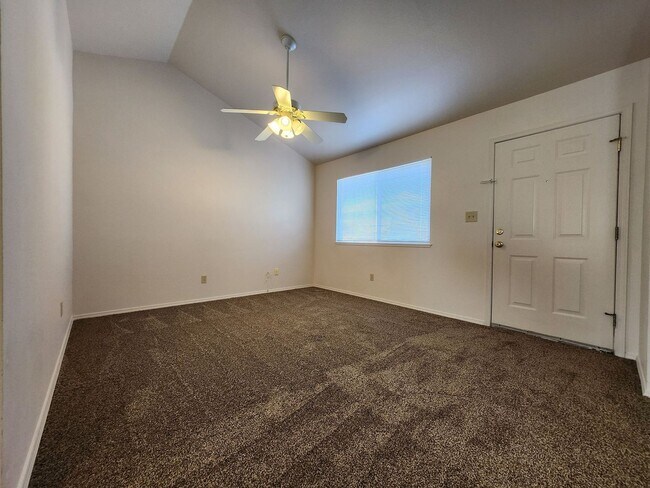 Building Photo - 6655 Dublin Loop W