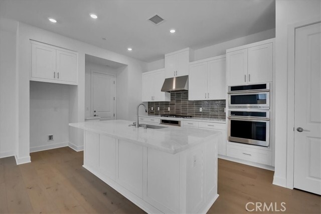 Building Photo - 164 Carmine