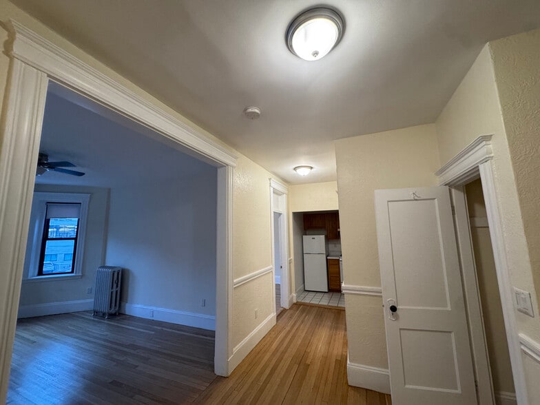 Building Photo - 1127 Commonwealth Ave