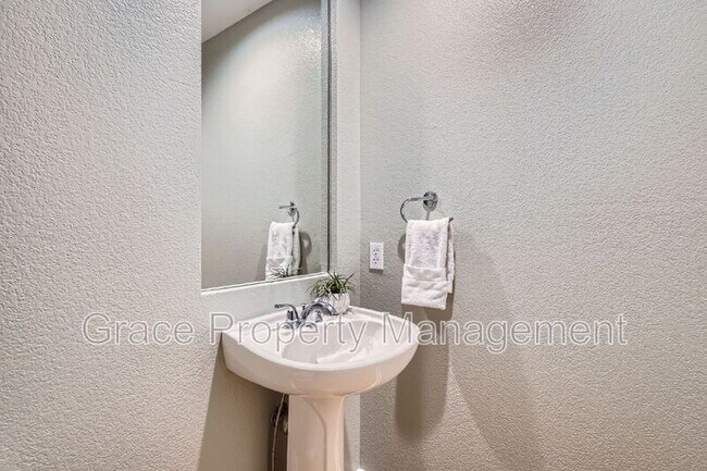 Building Photo - 16376 Flintlock Ct