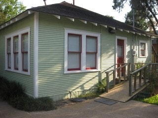 Building Photo - 1021 E 16th St