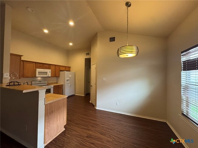 Building Photo - 248 Rosalie Dr