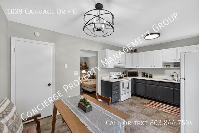 Building Photo - 1039 Carriage Dr