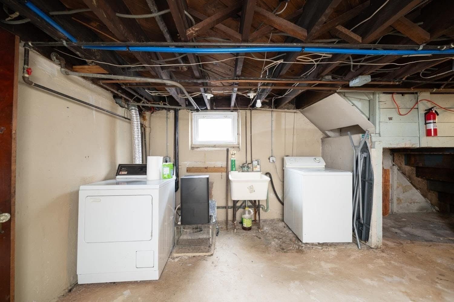 Building Photo - 351 Somerset St