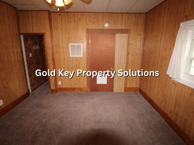 Building Photo - 803-807 High Street