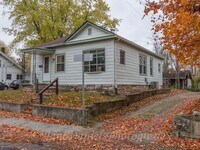 Building Photo - 806 N Lincoln St