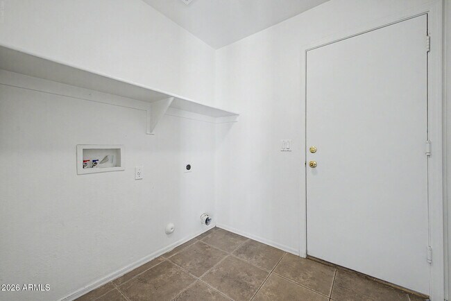 Building Photo - 15447 W Evans Dr