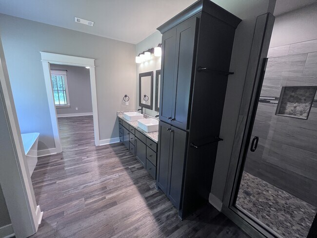 Building Photo - 206 Bridgewood Dr