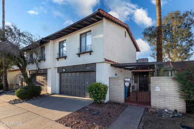 Primary Photo - 922 W Mission Ln