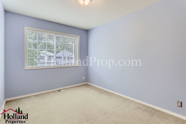 Building Photo - 1612 NE Parkside Dr