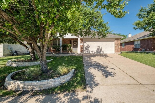 Building Photo - 1303 Ridgewood Dr