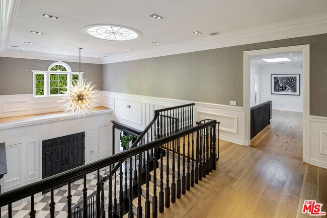 Building Photo - 9135 Hazen Dr