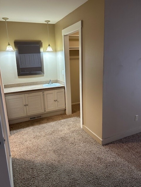 Building Photo - 1008 Poly Dr