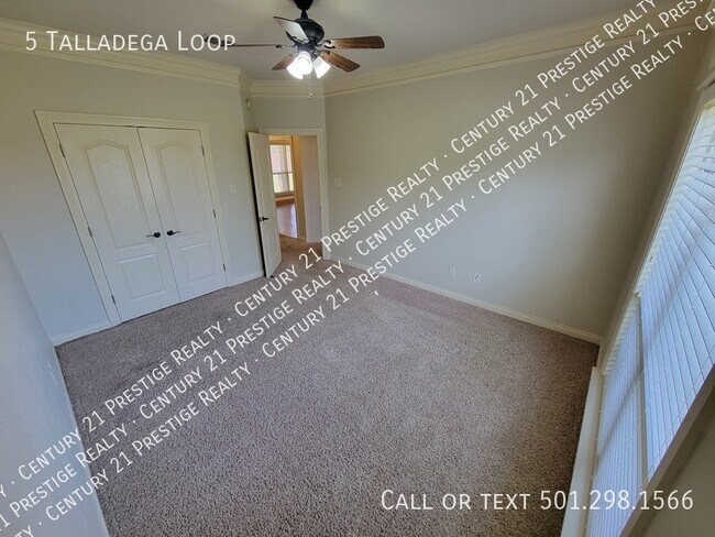 Building Photo - 5 Talladega Loop