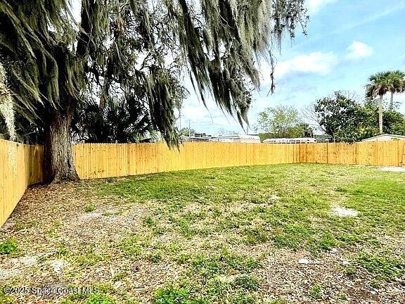 Building Photo - 814 Tropic St