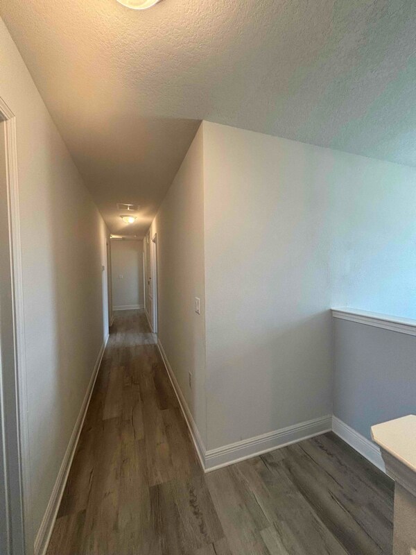 Building Photo - 5747 Periwinkle Ln