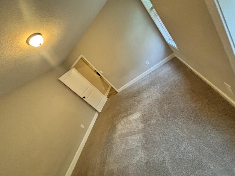 Building Photo - 1242 Ernest Elder Rd