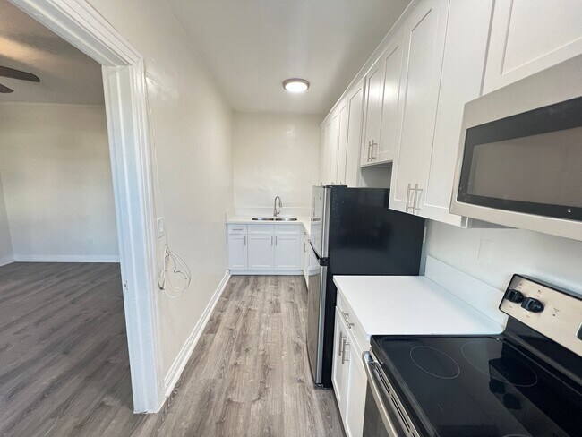 Interior Photo - Flint 301 S Kenmore LLC