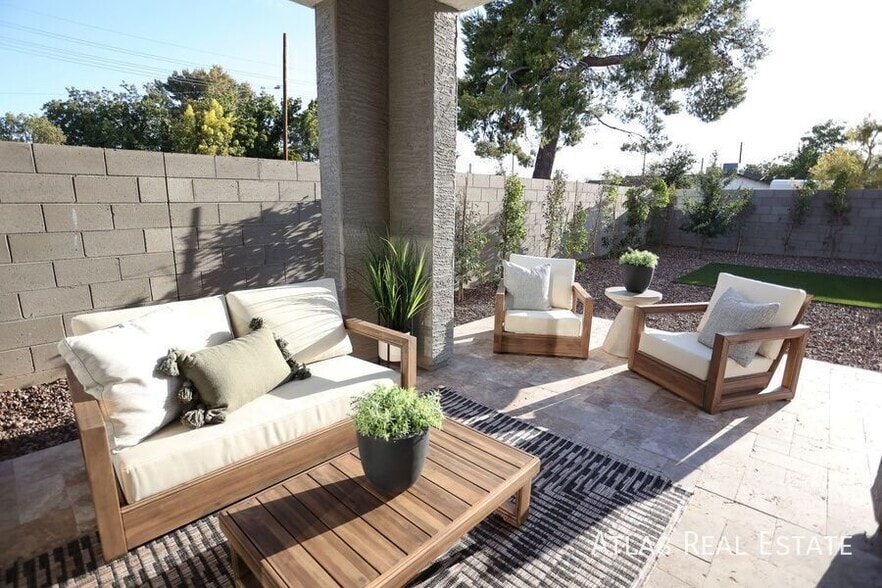 Building Photo - 6532 N 15th Dr