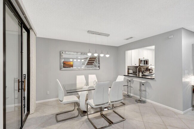 Building Photo - 807 Windermere Way
