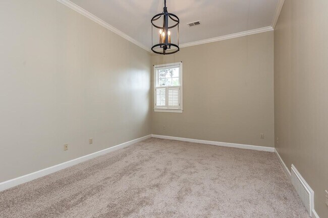 Building Photo - Gorgeous Riverfront home in Harbor Town