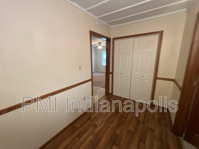 Building Photo - 629 N Willow St