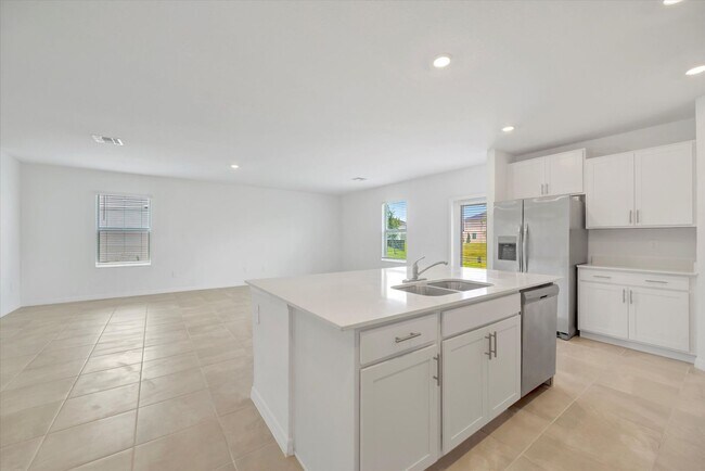 Building Photo - Lakewood Ranch Newer Build - 5 Bedroom Hom...